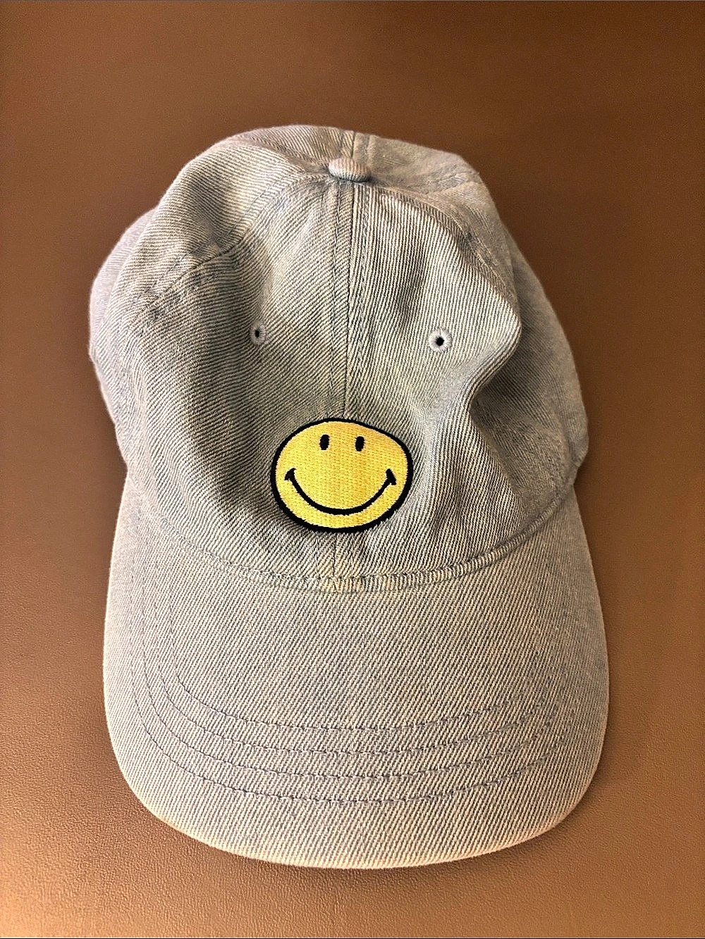 American Eagle Smiley Face Baseball Cap in Gray Like New
